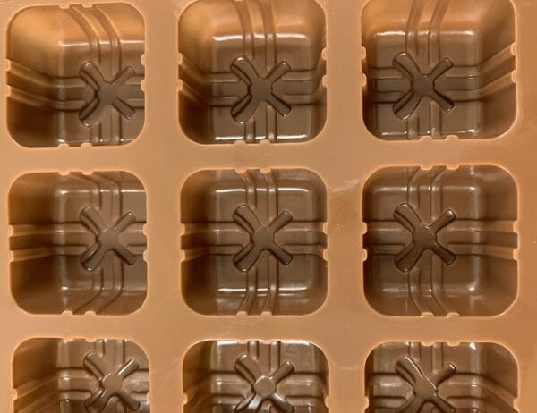 Molde de Silicón Regalos con Moño de Chocolate 15 Cavidades - Image 3