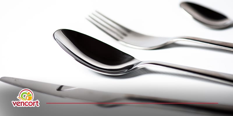 Descubre los diferentes tipos de cubiertos que existen y como deben acomodarse en una mesa