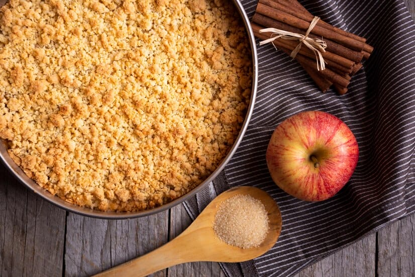 Tarta de manzana y canela con crumble realizado con Productos Vencort