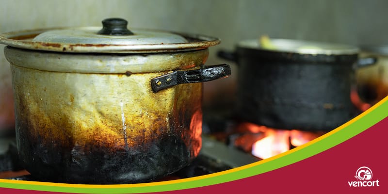 Cómo limpiar una olla quemada paso a paso
