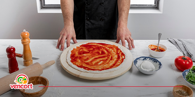 Ingredientes frescos para preparar pizza en casa